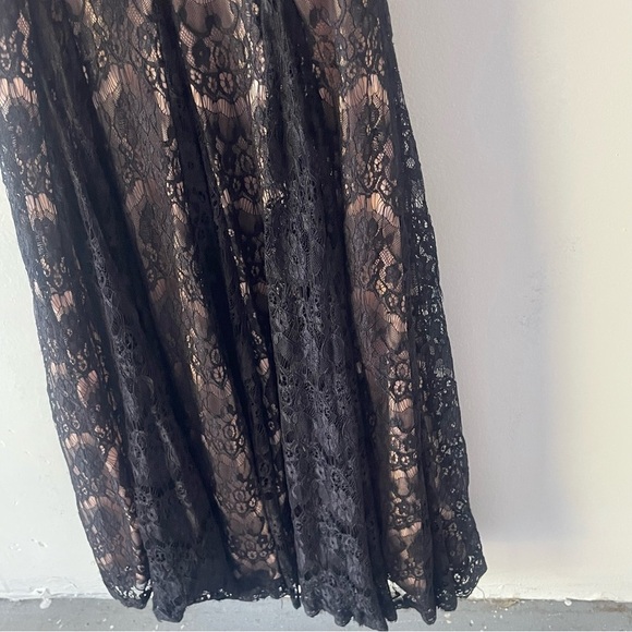 Betsy & Adams Victorian All Over Lace Beaded Jeweled Maxi Gown 37490 - Picture 8 of 13